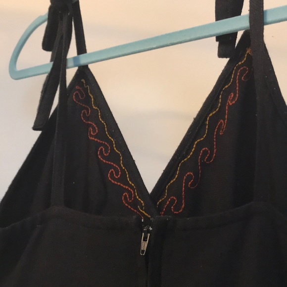 Embroidered vintage dress with tie sleeves - Picture 5 of 6